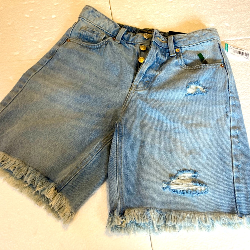 Wild fable Bermuda shorts Size 00/24 NWT